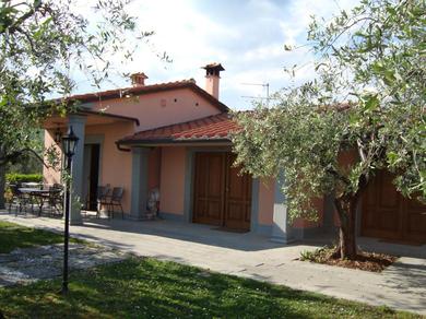 Holiday home House in the Pistoia countryside with pool and garden ideal for outdoor lunches