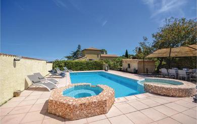 Дом отдыха Beautiful Home In Bourg Saint Andeol With 5 Bedrooms, Wifi And Outdoor Swimming Pool