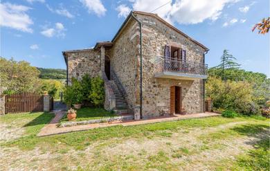 Holiday home Beautiful home in Massa Marittima GR with 4 Bedrooms and WiFi