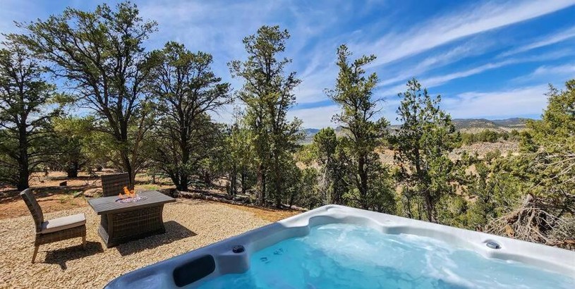 Отель Deer Ridge Casita: Private Retreat Hot Tub & Views