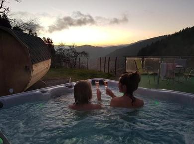 Ferienwohnung Hohenlochen mit Whirlpool & eigener Sauna, 3 Schlafzimmer für 6 Personen
