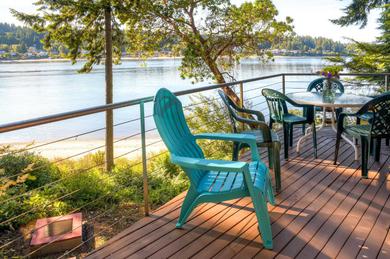 Дом отдыха Waterfront Bainbridge Island Home with Stunning Views