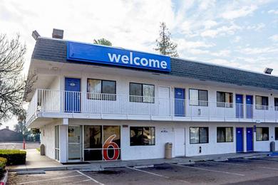 Hotel Motel 6-Porterville, CA