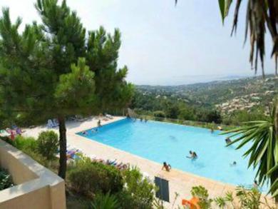 Апартаменты Appartement d'une chambre avec piscine partagee et wifi a Roquebrune sur Argens