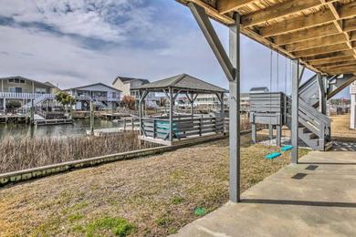 Дом отдыха Gorgeous OIB Escape with Dock and Canal View!