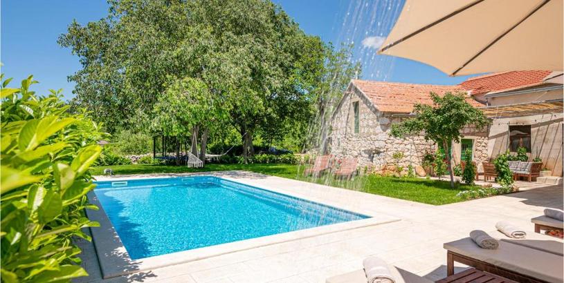 Holiday home Nice home in Lovrec with Outdoor swimming pool, WiFi and 5 Bedrooms