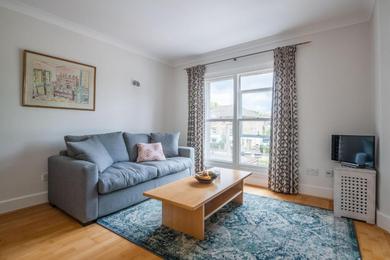 Apartments Pleasant Putney home close to the tube station by UndertheDoormat