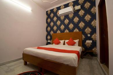 Hotel OYO 26449 Rajdhani Residency