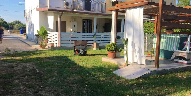 Apartments 2 bedrooms appartement with enclosed garden and wifi at Cioccatelli 1 km away from the beach