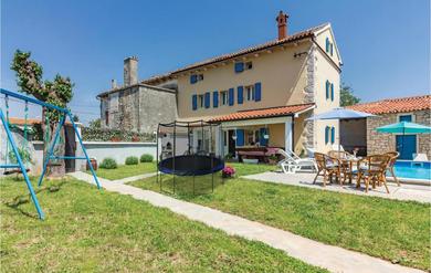 Holiday home Amazing Home In Klimni With 4 Bedrooms, Wifi And Private Swimming Pool