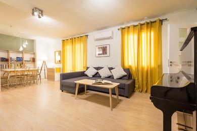 Apartments Downtown urban flat for 4 people in Plaka