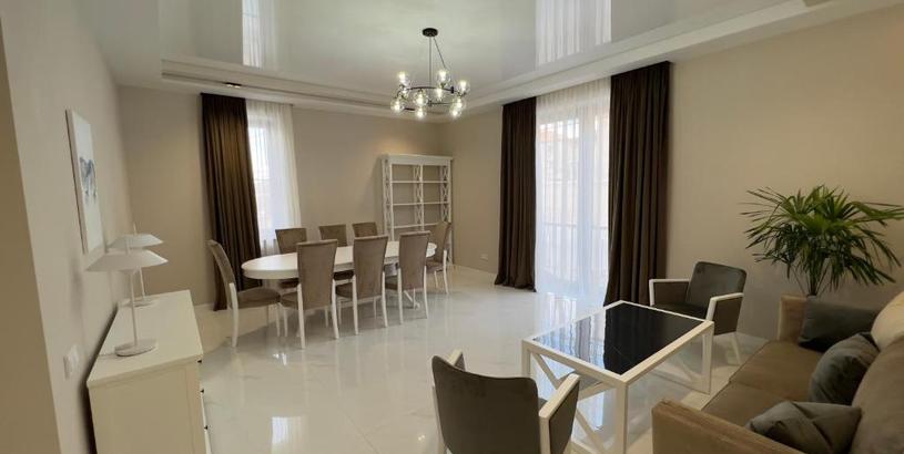 Holiday home Luxury House Noy 5 Bedrooms, 4 Bathrooms and a Great Balcony, 5km from Republic Square