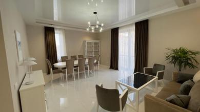 Luxury House Noy 5 Bedrooms, 4 Bathrooms and a Great Balcony, 5km from Republic Square