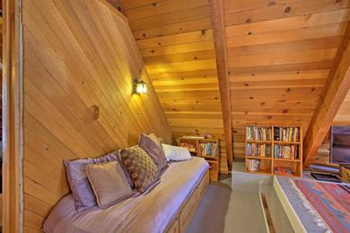 Holiday home Dreamtime Cabin with Deck in Sequoia Natl Forest!