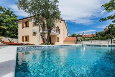 Apartments Apartments Villa Diamant with Pool & Whirlpool