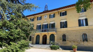 Апартаменты Glamorous Apartment - Historic Villa Il Serraglio