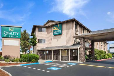 Отель Quality Inn & Suites Silverdale Bangor-Keyport