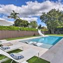 Holiday home Miami Home Outdoor Pool with Slide and Fire Pit!