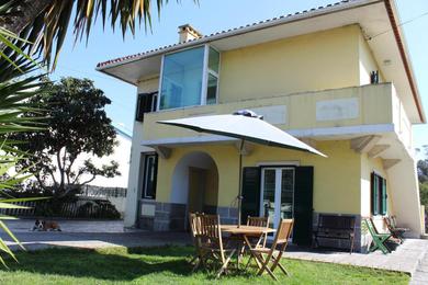 Guest house Casa de alojamento local (T2) Queluz de Baixo