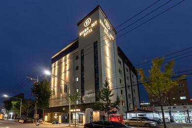 Отель Brown Dot Hotel Seong Seo