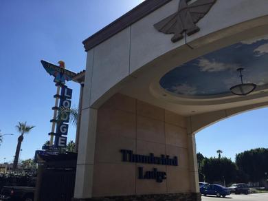 Мотель Thunderbird Lodge