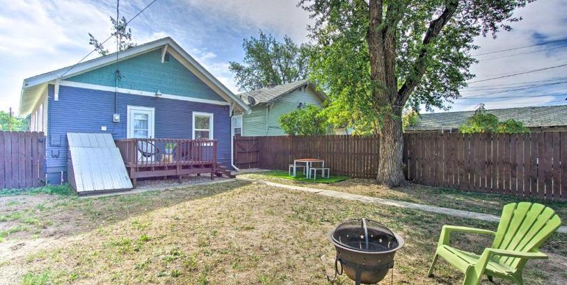 Дом отдыха Bright Laramie Home with Backyard and Fire Pit