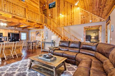 Cozy Cabin Retreat with Deck By Golf and Bass Fishing!