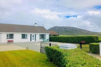 Отель O'Neill's Beach House - Tullagh Bay, Clonmany, County Donegal