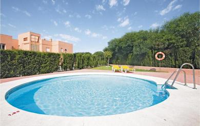 Apartments Beautiful apartment in San Luis de Sabinillas with 2 Bedrooms, WiFi and Outdoor swimming pool