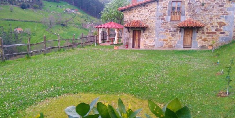 Holiday home 5 bedrooms house with jacuzzi terrace and wifi at La Cavada