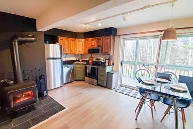 Apartments Burke Abode - Trailside Condo with King & Full Beds
