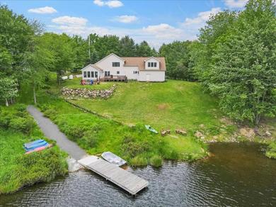6-BR lakefront Vacation Home with Jacuzzi - Poconos (188)