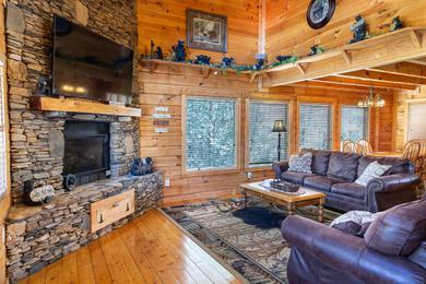 Holiday home Bearfoot Pines - True Log Cabin - Wifi, Fishing, Deck with views! - Mins to PF
