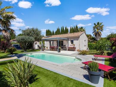 Nice holiday home in Provence-Alpes-Côte d'Azur with pool