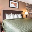Отель Quality Inn & Suites West Bend