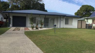 Lowset home with attached Granny Flat - Doomba Dr, Bongaree