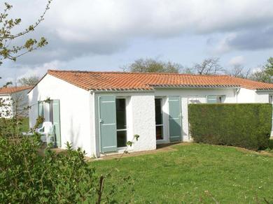 Hotel Semi-detached bungalow with microwave, in the great Vendée