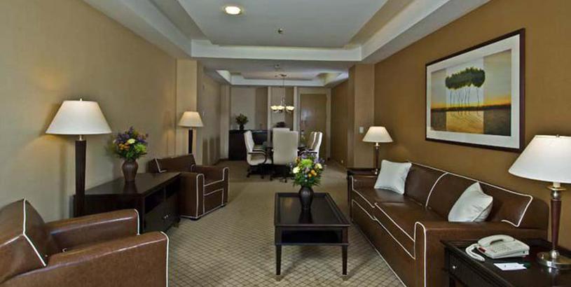 Отель Armoni Inn & Suites