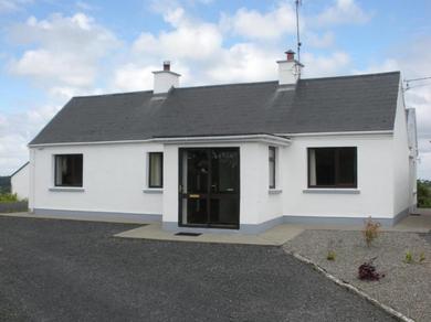 Holiday home Beautiful 3-Bed House in Knock