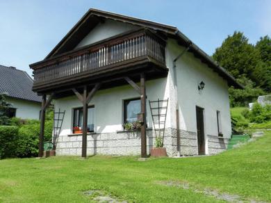 Дом отдыха Appealing holiday home in Altenfeld with terrace