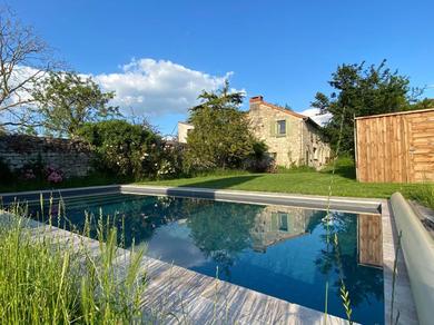 Вилла Maison de rêve avec piscine au milieu des vignes