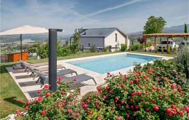 Holiday home Amazing home in Alviano with 2 Bedrooms, WiFi and Outdoor swimming pool