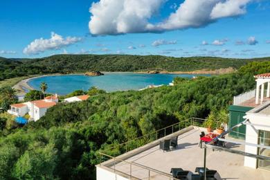 Hotel Casa de diseño con vistas a la playa de Es Grao, Menorca