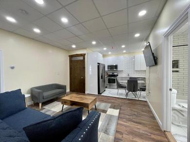 Апартаменты Sleeps 8 Newly renovated 3bedroom Loft close to highway