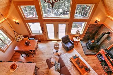 Holiday home Rustic Retreat with Deck Steps From Lake Almanor!