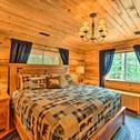 Дом отдыха Serene Cabin on 3 Wooded Acres-20 Min to Fairplay