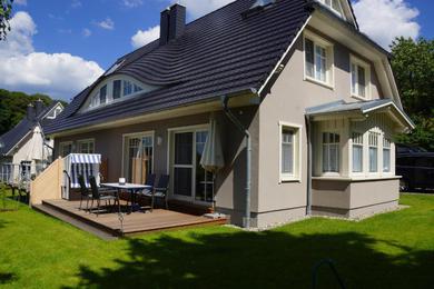 Ferienhaus "Regenbogen" F401 mit Kamin, Terrasse, Garten