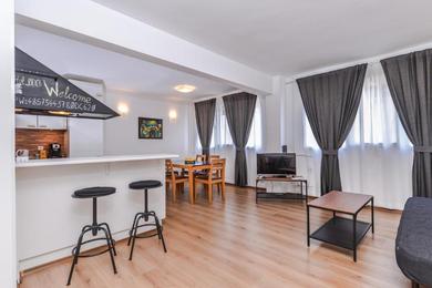 Eleganto - Two Bedroom, Top Central, Stylish Apartment