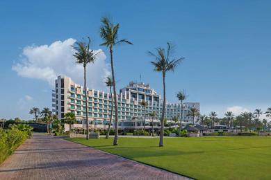 Курорт JA Beach Hotel (JA The Resort)