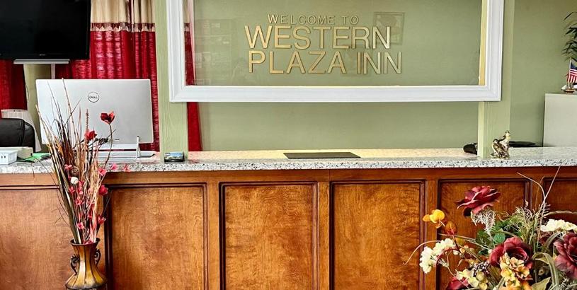 Мотель Western Plaza Inn